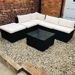 Family For Groups With Super King Bedroom And Bunk Holiday home