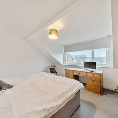 Holiday home Family For Groups With Super King Bedroom And Bunk Filey