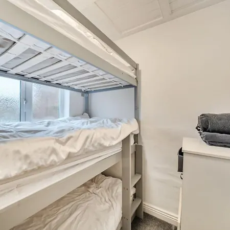 Family For Groups With Super King Bedroom And Bunk *