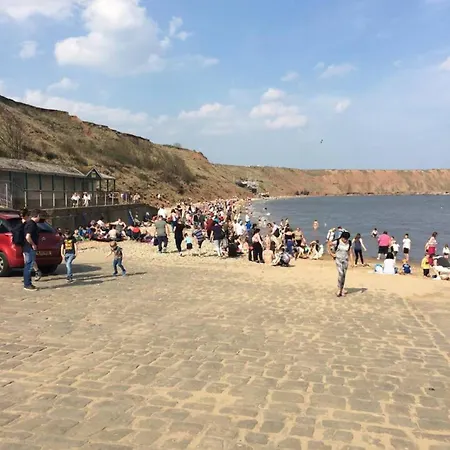 Holiday home Family For Groups With Super King Bedroom And Bunk Filey