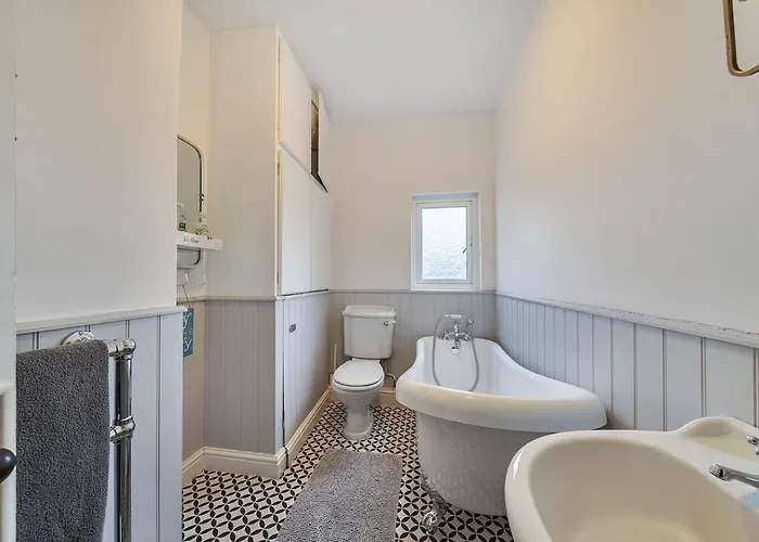 Family For Groups With Super King Bedroom And Bunk