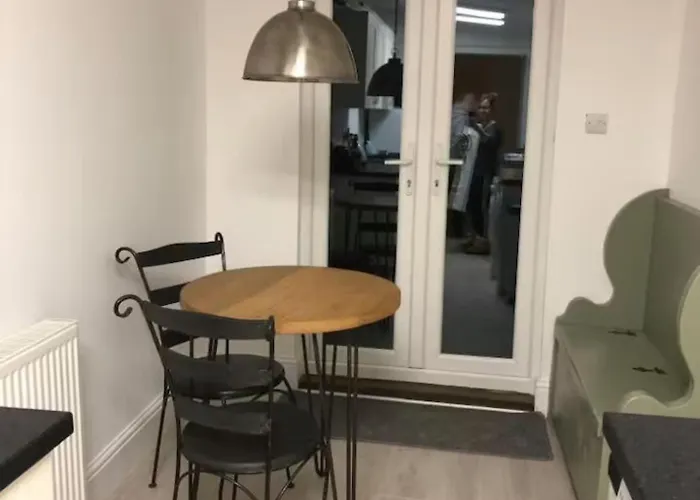 Hébergement de vacances Family For Groups With Super King Bedroom And Bunk *